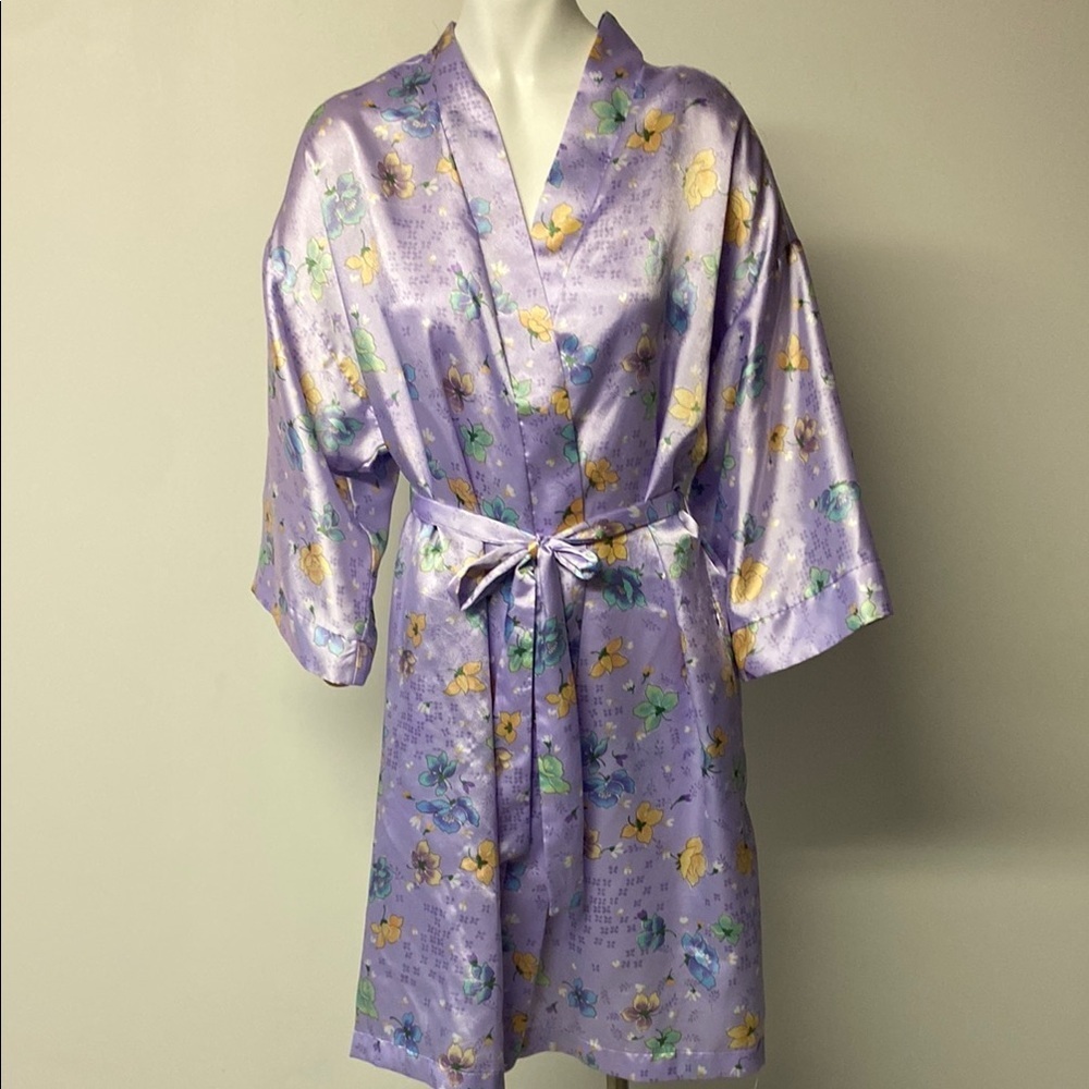 DELICATES Vintage Floral Satin Kimono Robe - Purple